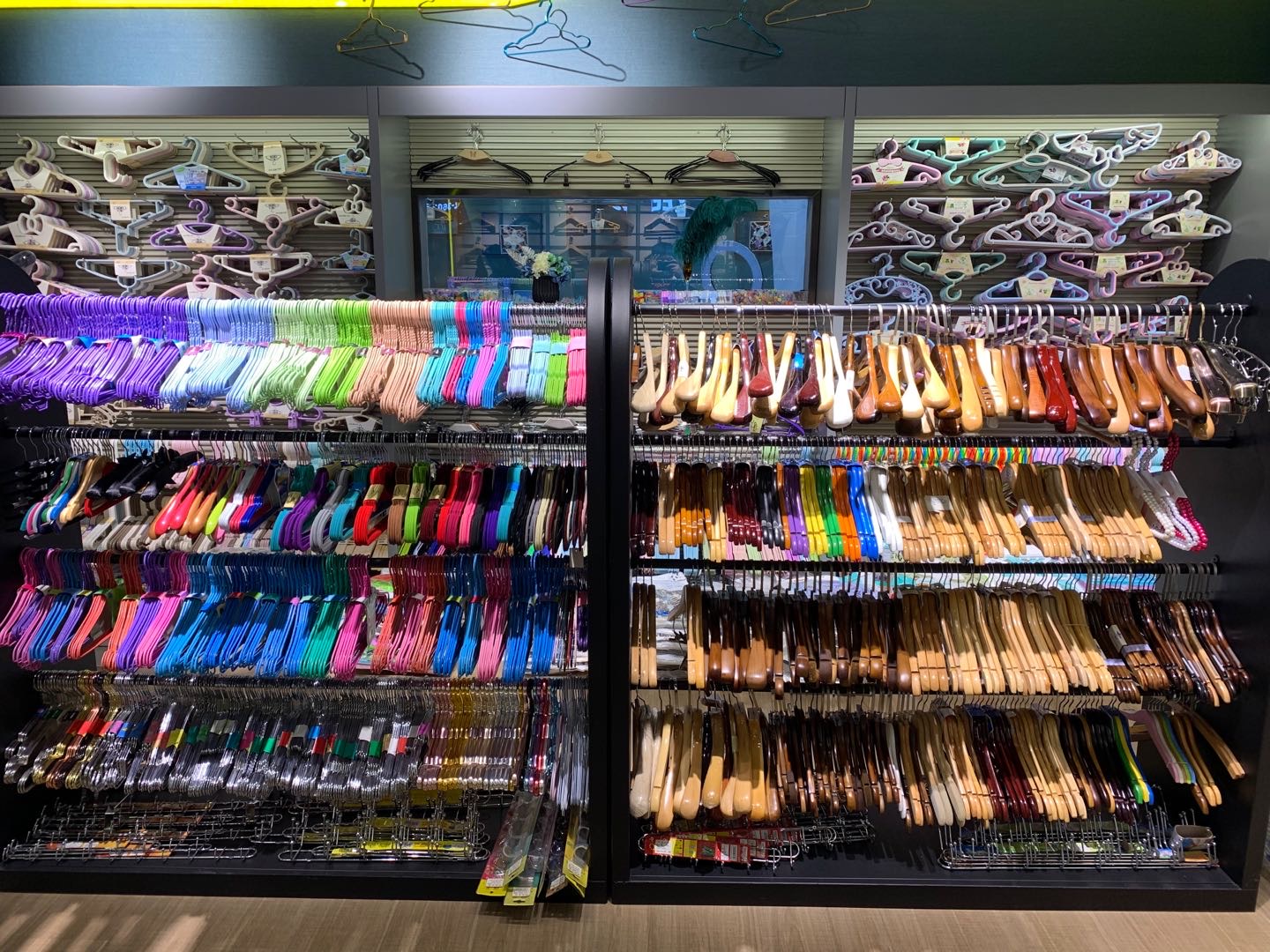 Yiwu Liting Clothes Hanger Co., LTD describe pic - 1