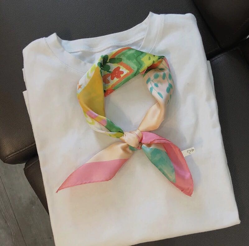 Korean Style Small Square Scarf Spring And Autumn Decorative Silk Scarf Summer Scarf details Picture