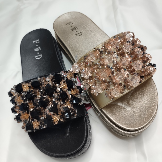 Summer season women's shoes Flip-flops flats Cool slippers Wear slippers Fashionable women's shoes thumbnail