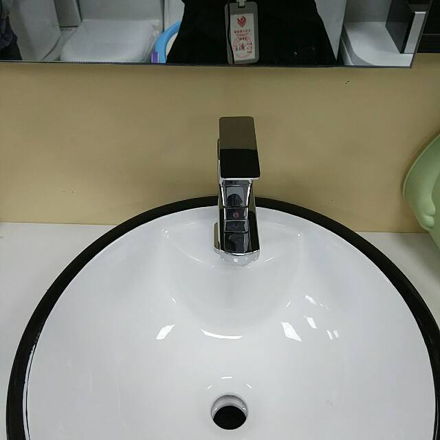 浴室柜北欧潮流浴室柜防水帘简约卫生间橱柜洗手池台柜产品图