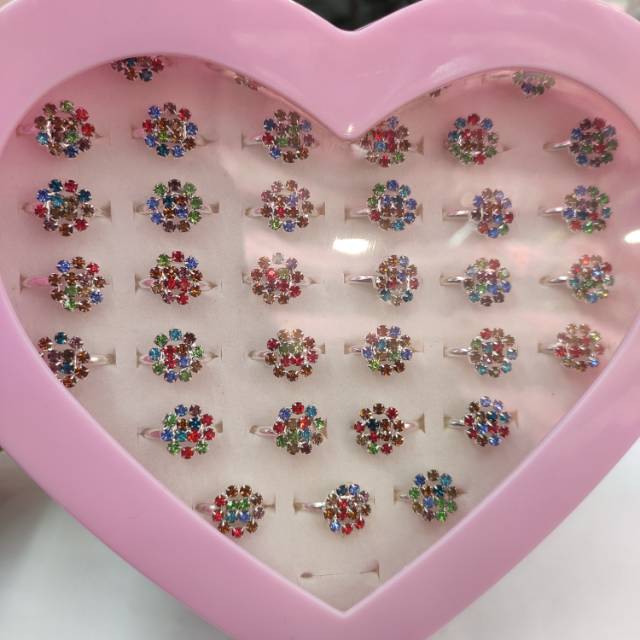 儿童玩具戒指女盒装公主钻石钻戒水晶女孩饰品礼盒礼物宝石幼儿园