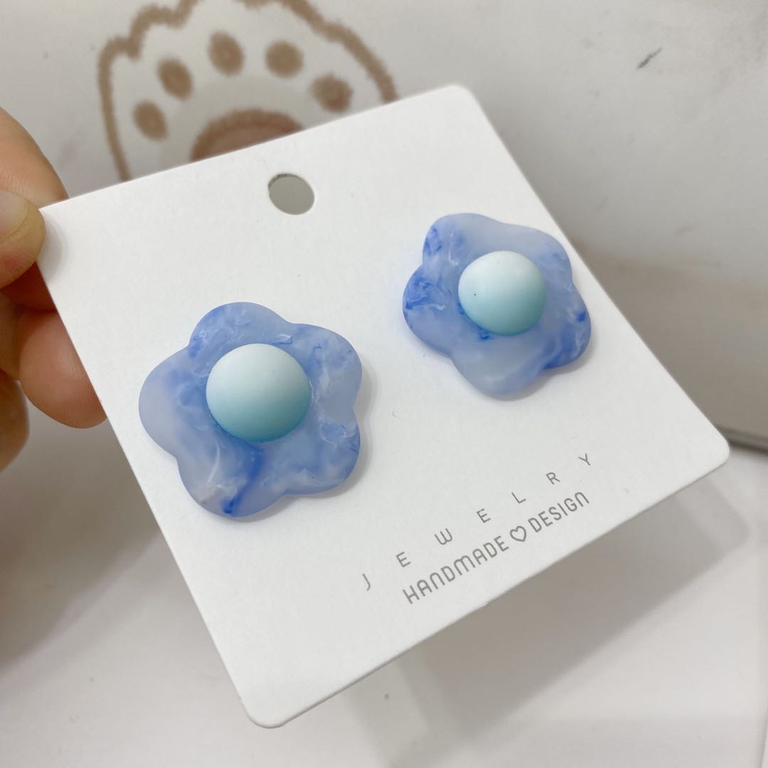 Japanese and Korean fresh, small flower-shaped candy-colored fashionable earrings, Korean style earrings, sweet and cute in temperament details Picture