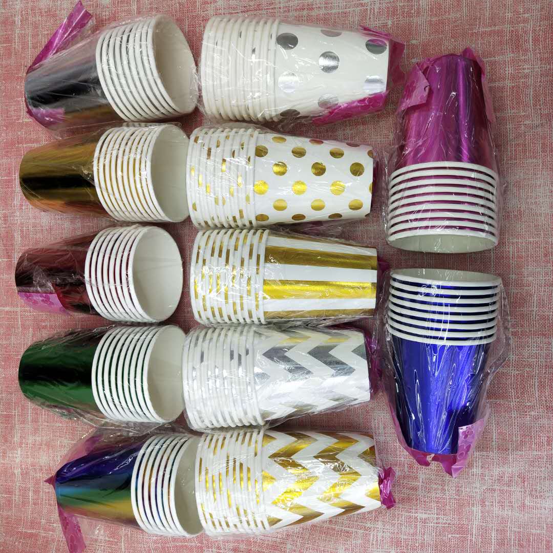 The patterns of the gilded paper plate, gilded paper cup and paper tableware mixed set can be customized details Picture