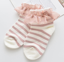 厂家直销棉质淡粉系蕾丝花边女短袜条纹舒适可爱女袜