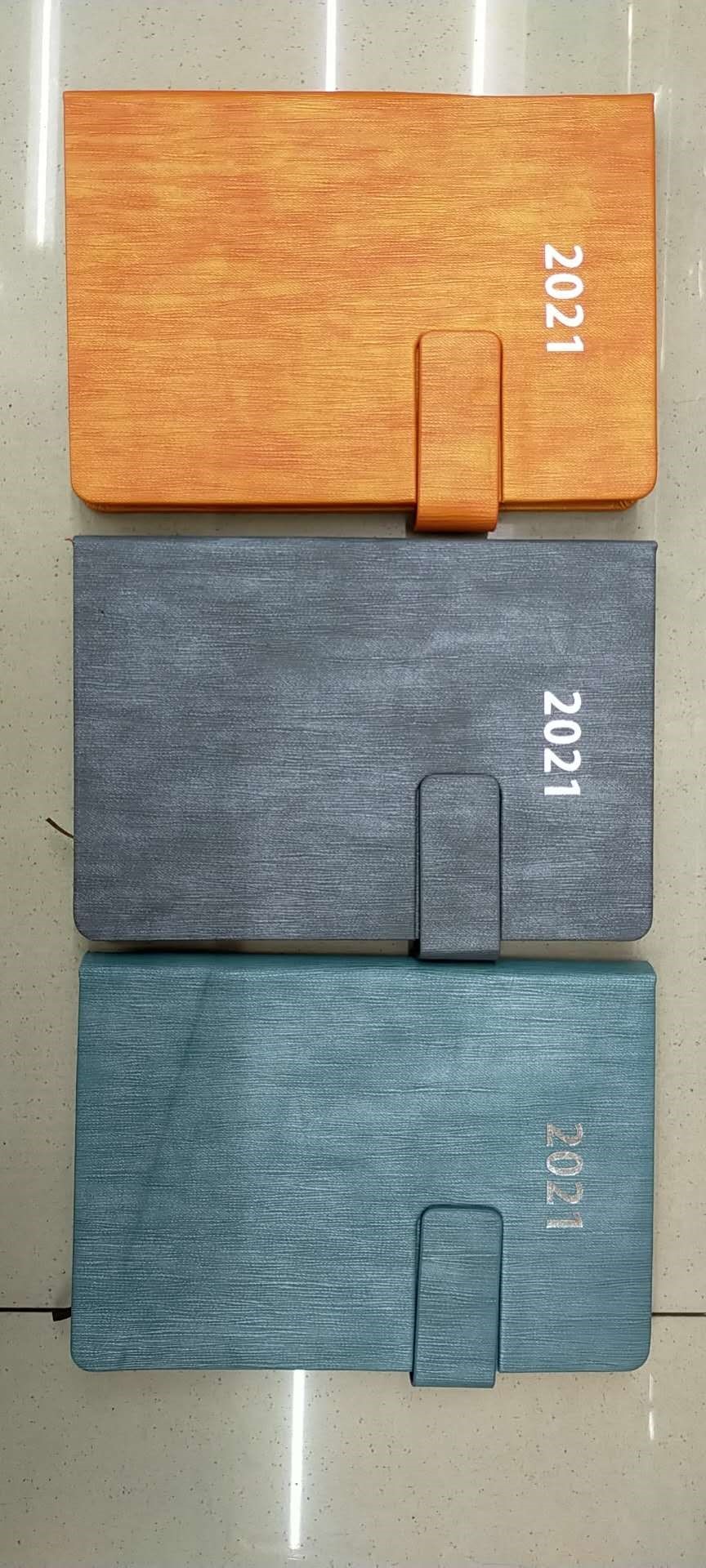 The new 2021 calendar notebook is a hard copy in Spanish, English, Arabic and French thumbnail