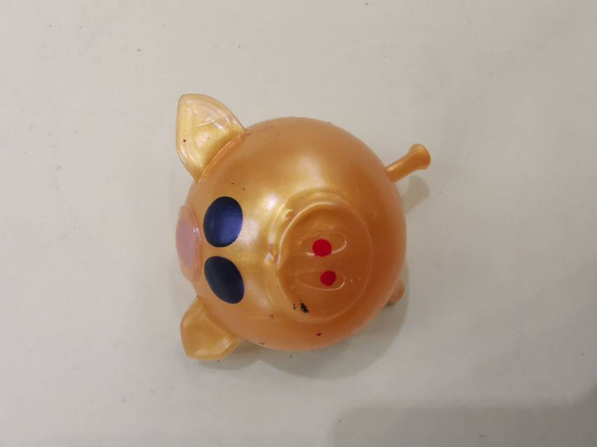 Golden pig modeling vent ball fun pressure squeeze knead abuse relax mood