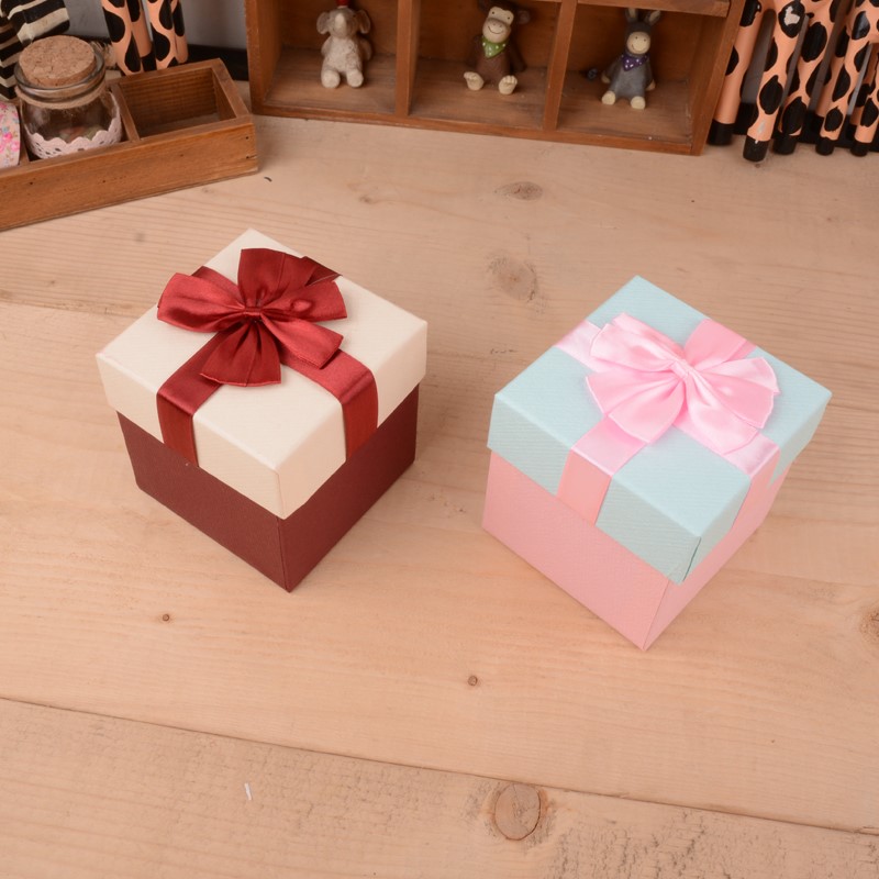 圣诞节正方形礼品盒苹果包装盒礼物包装盒自带拎绳图