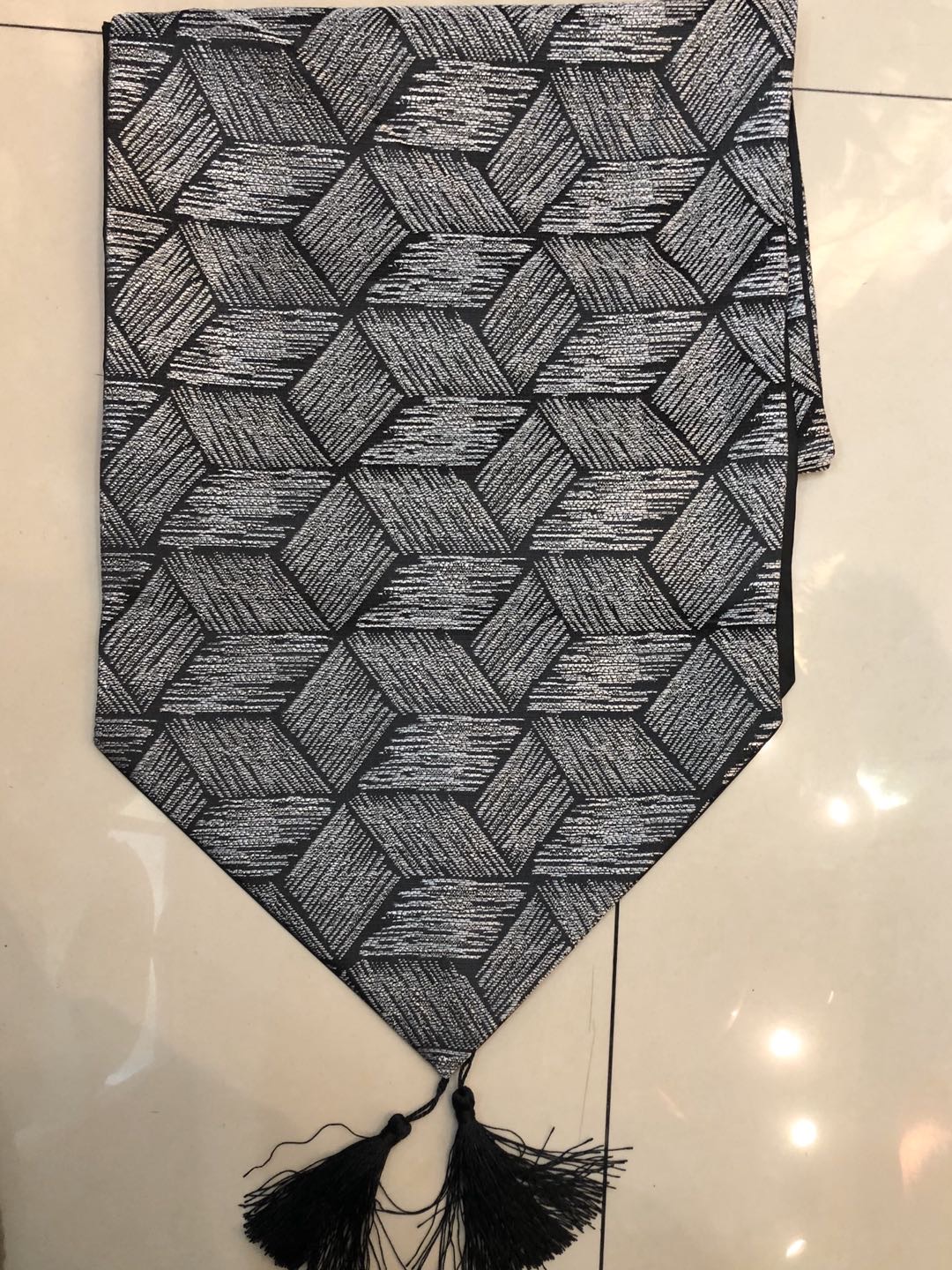 High-end jacquard table flags with diamond-shaped patterns, coffee tables, tablecloths, round table cloths, daily household items