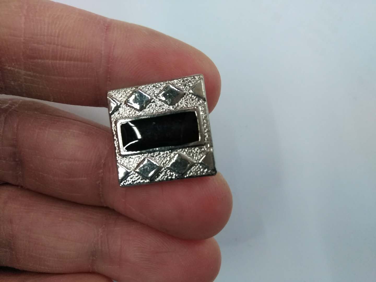 Factory direct sales of high-end suit metal cufflinks, custom-made cufflinks and buttons, factory wholesale details Picture