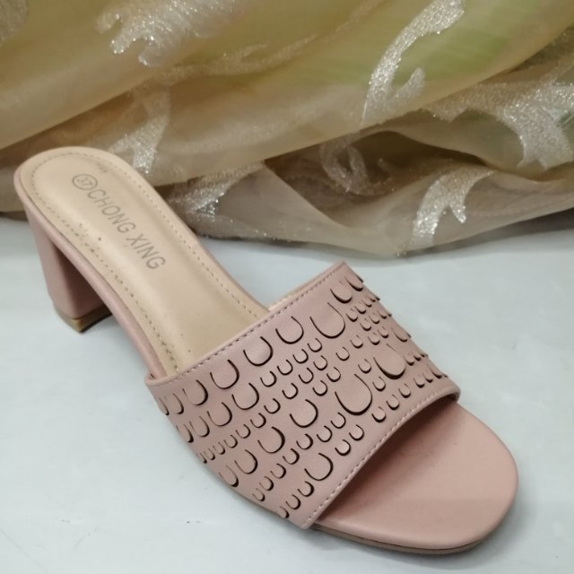 双层假镂空鳞片时尚女士中跟高跟时装凉拖细节图