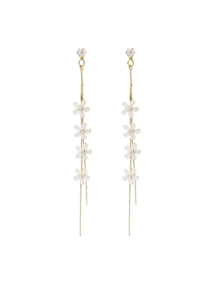 Small flower tassel earrings, 2020 new trendy white flower long Chinese-style earrings, women's stud earrings, elegant and ancient style