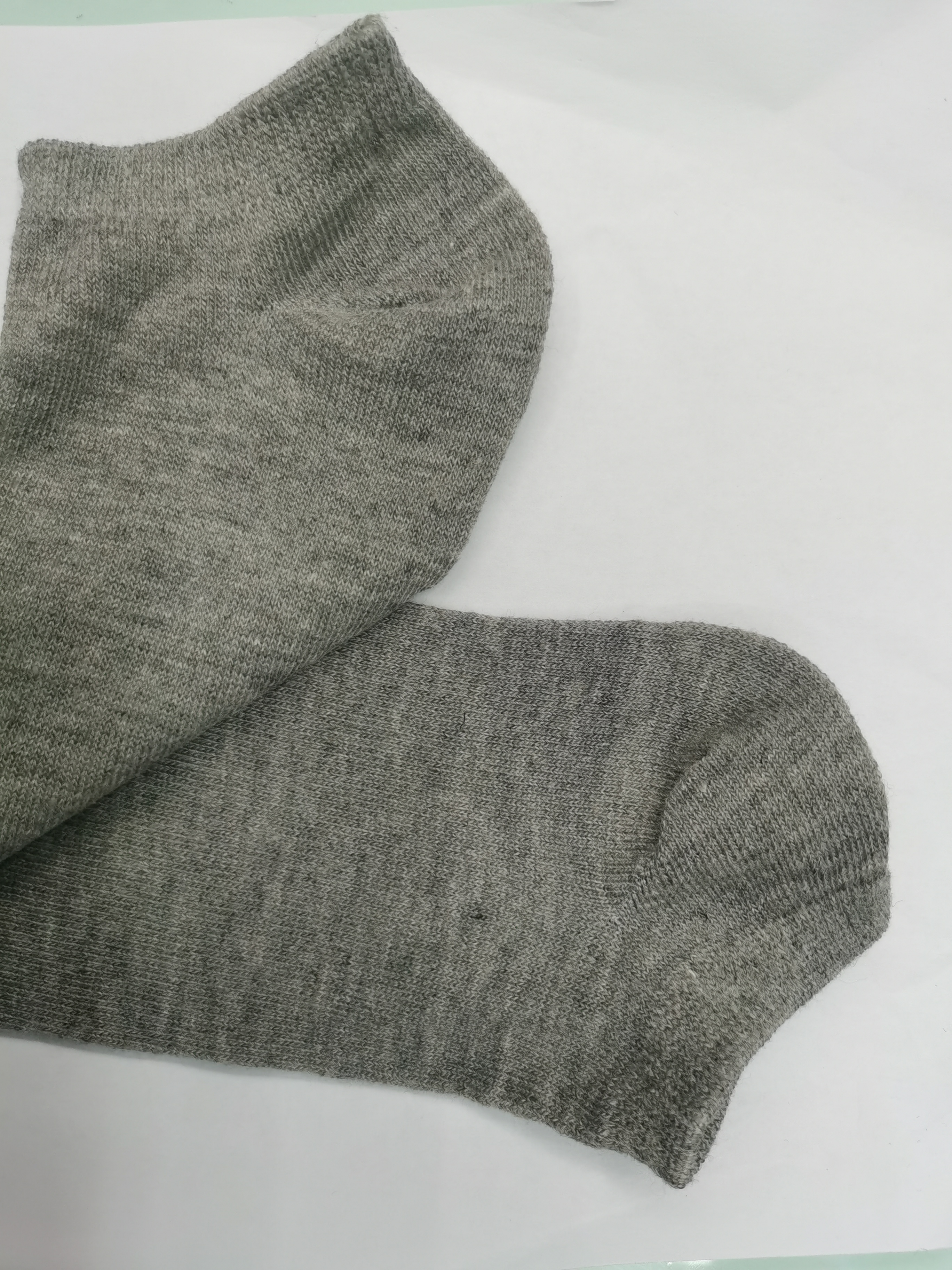 Pure grey, shallow, comfortable and breathable polyester-cotton men's socks for foreign trade details Picture