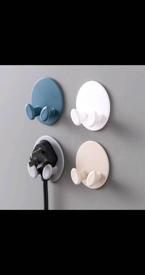 粘胶插座挂钩2个装挂电源插头粘贴支架免打孔墙壁粘钩挂架