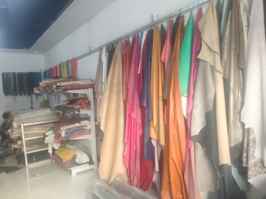 Yiwu Hanu Leather Co., LTD describe pic - 1