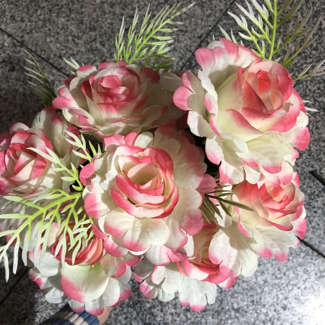 Factory direct sales of artificial flower silk fabric decoration, artificial prosperity rose flower bouquet, wedding route guide arrangement, 12 artificial prosperity roses Specification image