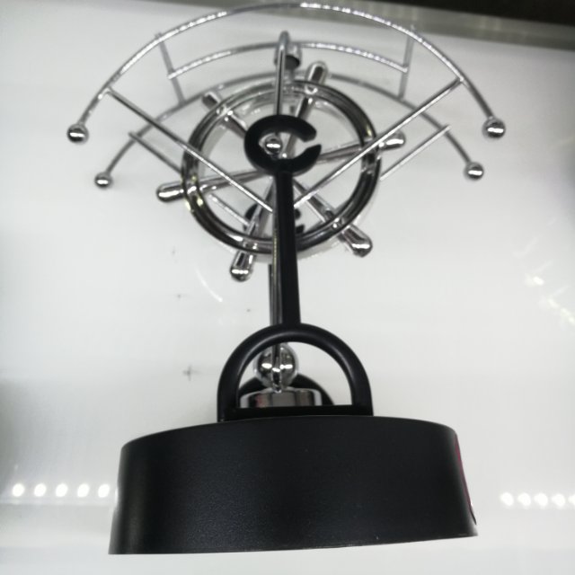 Chaotic decorative perpetual motion machine office creative decorative handicrafts details Picture