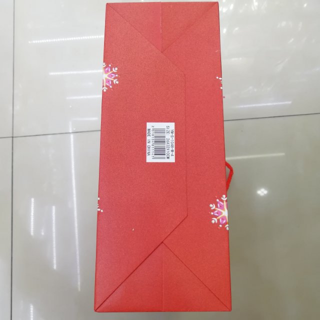 Christmas style tote bags and gift bags can be sprinkled with powder Specification image