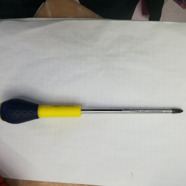 圆形塑料手柄高碳钢螺丝刀