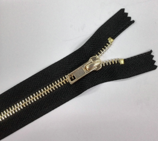 Manufacturer wholesale metal closure zipper thumbnail