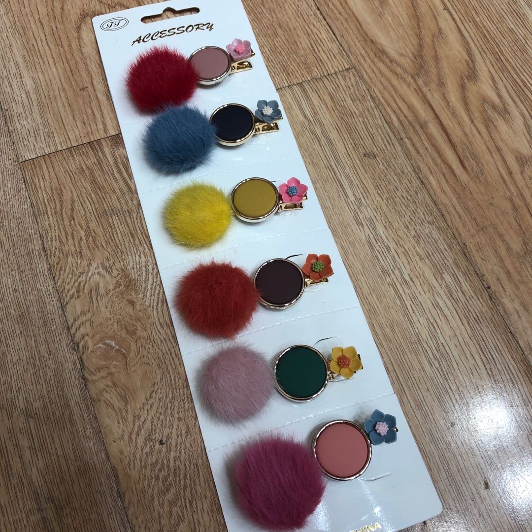 The side of the Korean-style hair clip features a fresh, sweet and trendy style that is popular among young girls