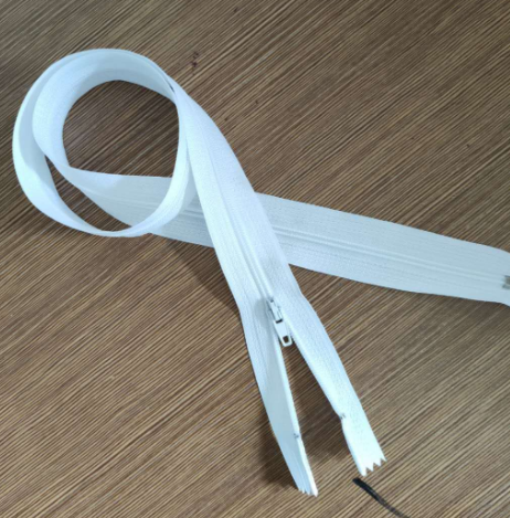 8号树脂闭尾口袋拉链羽绒服现货产品图
