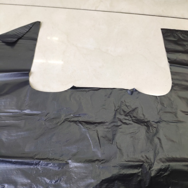 Pure black disposable handbags, extra-large shopping bags and garbage bags details Picture