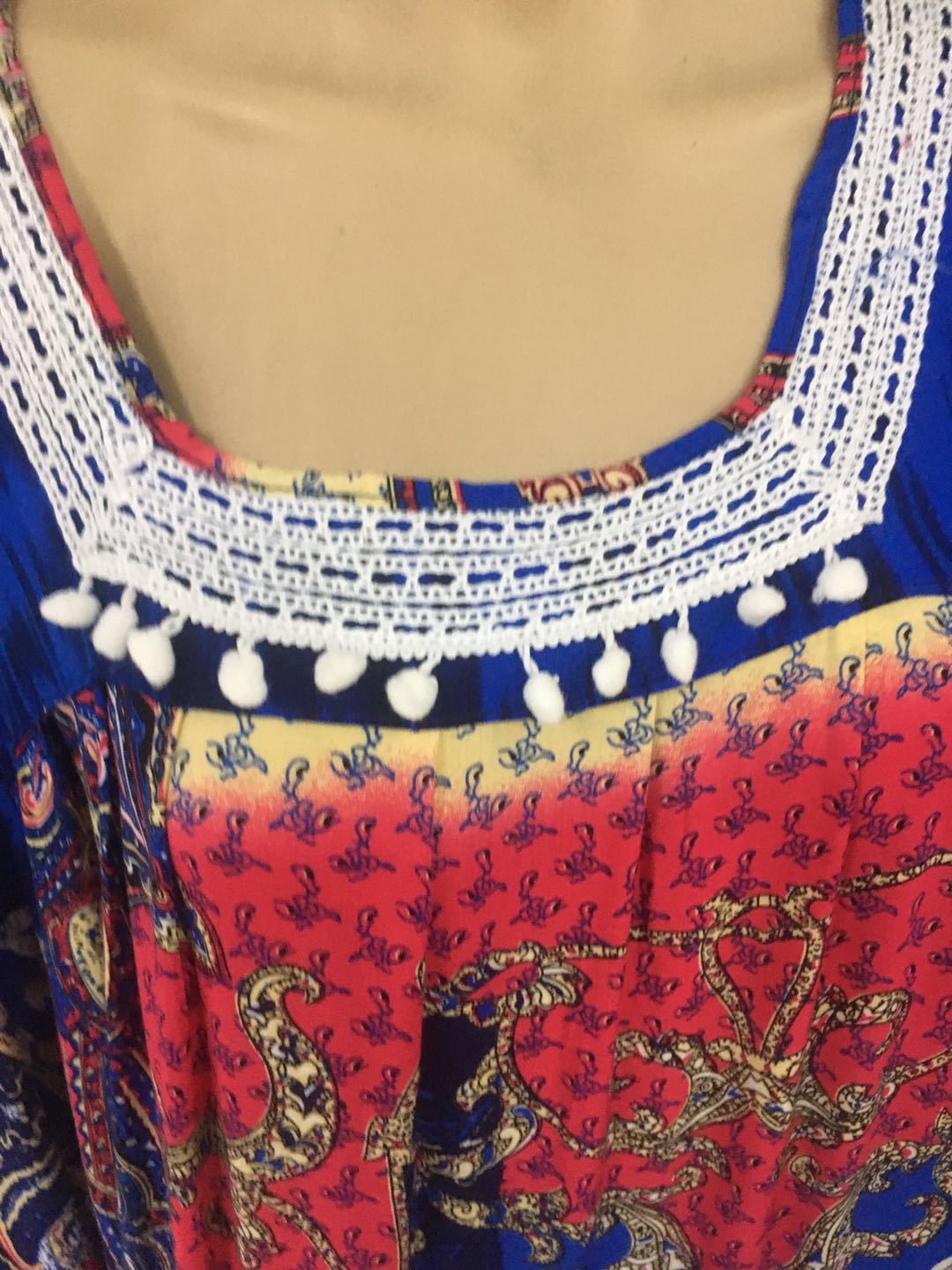 A new fashionable and trendy round-neck long-sleeved retro ethnic style dress for foreign trade details Picture