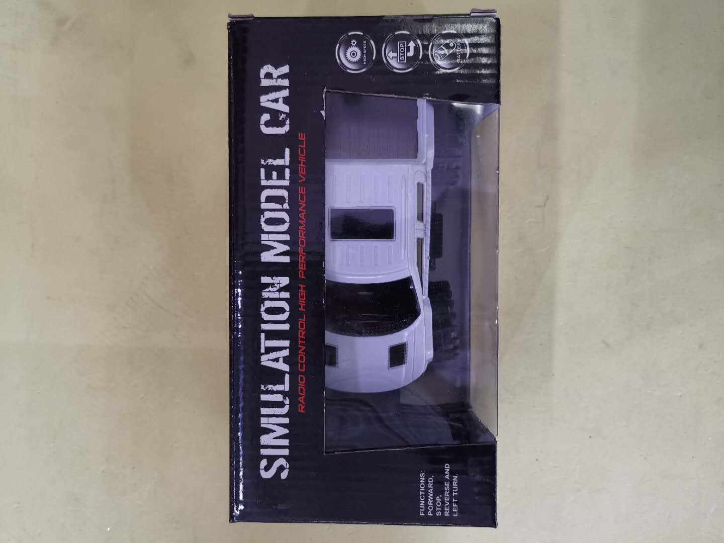Children's remote control car, electric remote control car, toy car, children's toy model, white off-road pickup with Windows