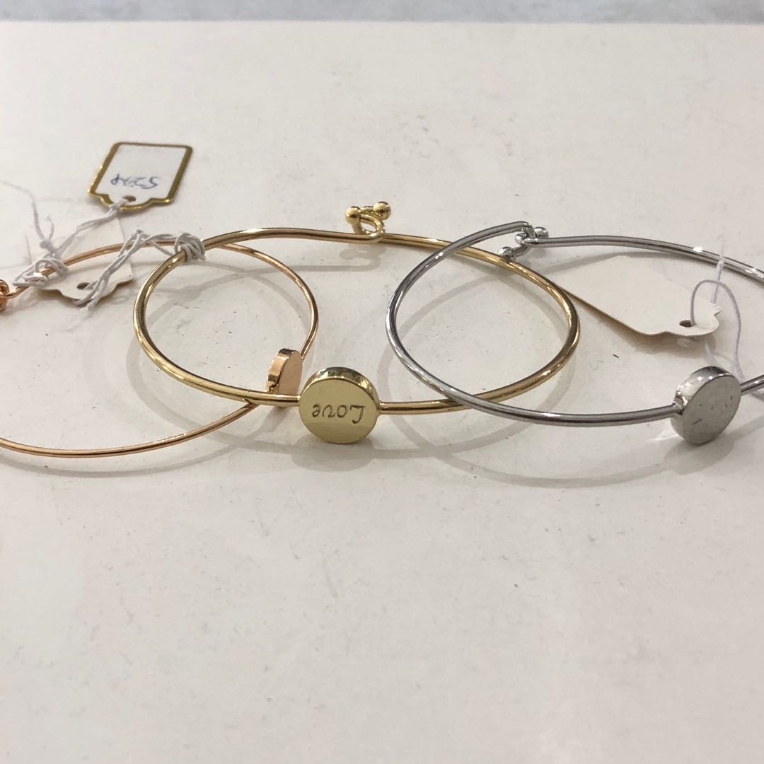 Factory direct sales of European and American fashionable bracelets and simple wristbands details Picture