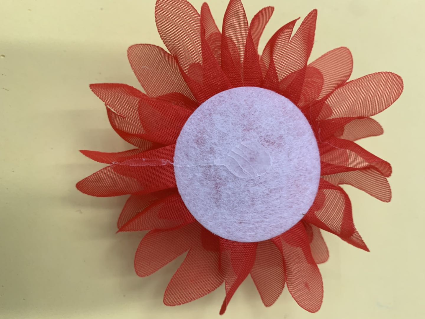 乔其纱红色尖角花用于婚庆节日庆典公司开业装饰产品图