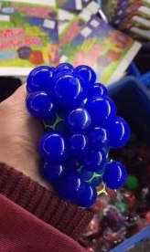 儿童创意新奇特整蛊玩具小号5cm挤压发泄葡萄球 整人玩具细节图