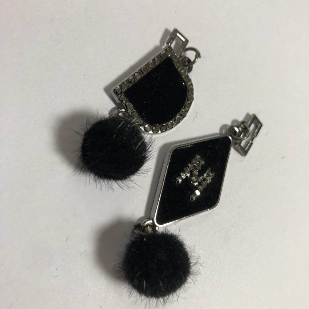 Manufacturers Direct Zinc Alloy Plating A Diamond Mink Hanging Ornaments Specification drawing