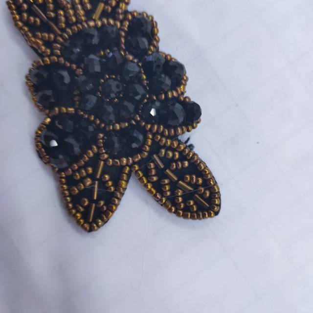 تم تطريز أوان هوان بمواصفات خاصة details Picture