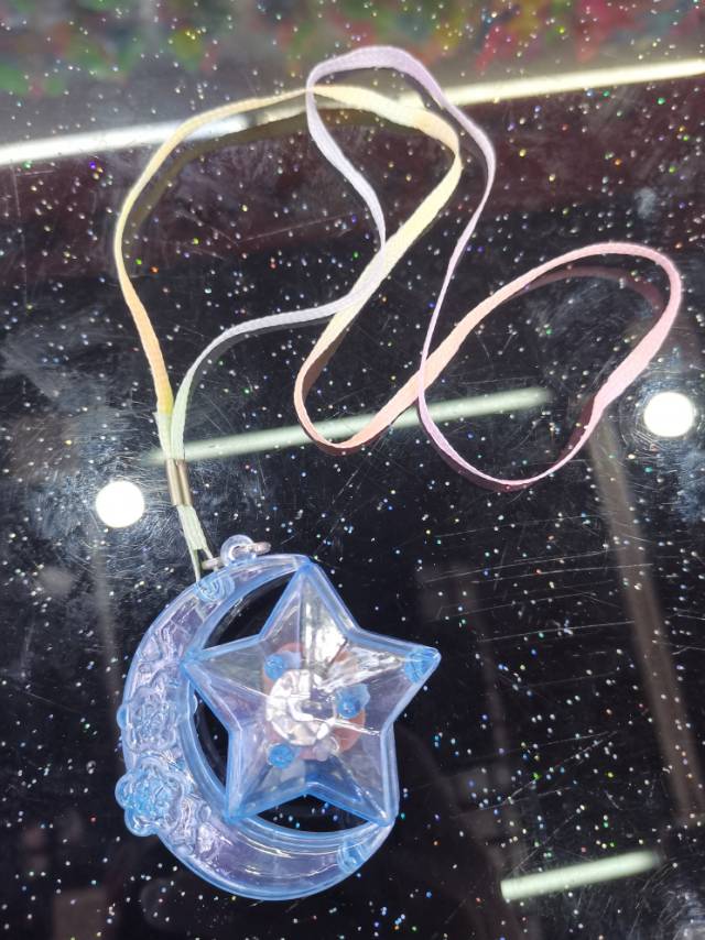 月亮星星造型电子闪光发亮挂件塑料材质彩色灯泡