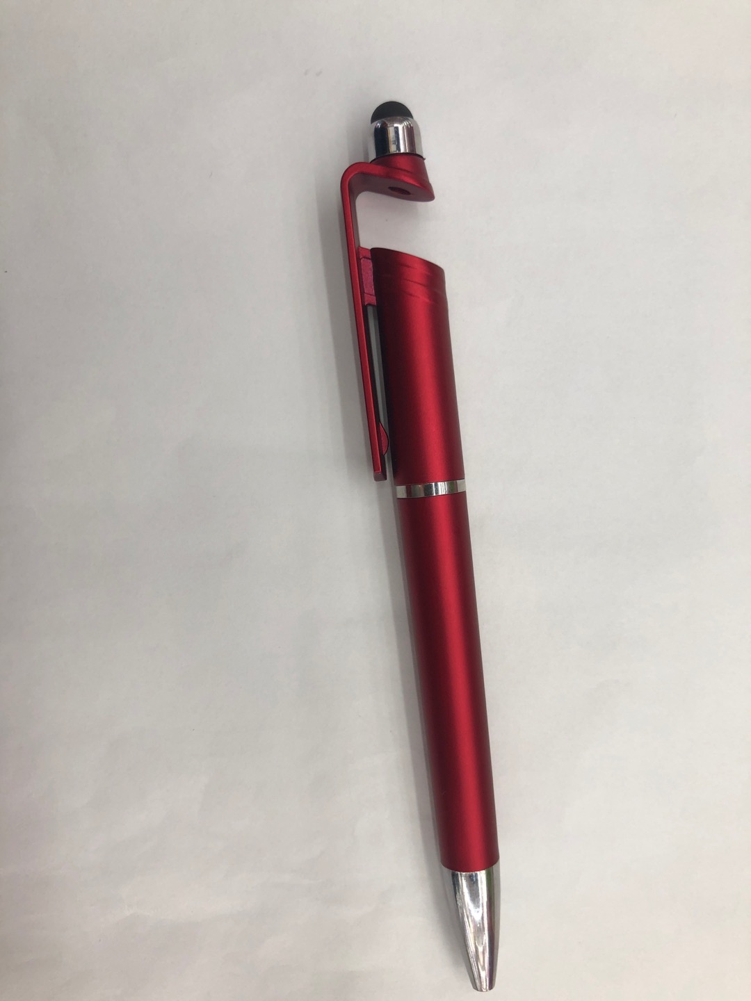 The manufacturer wholesals new-shaped plastic sub-red ballpoint pens Specification image