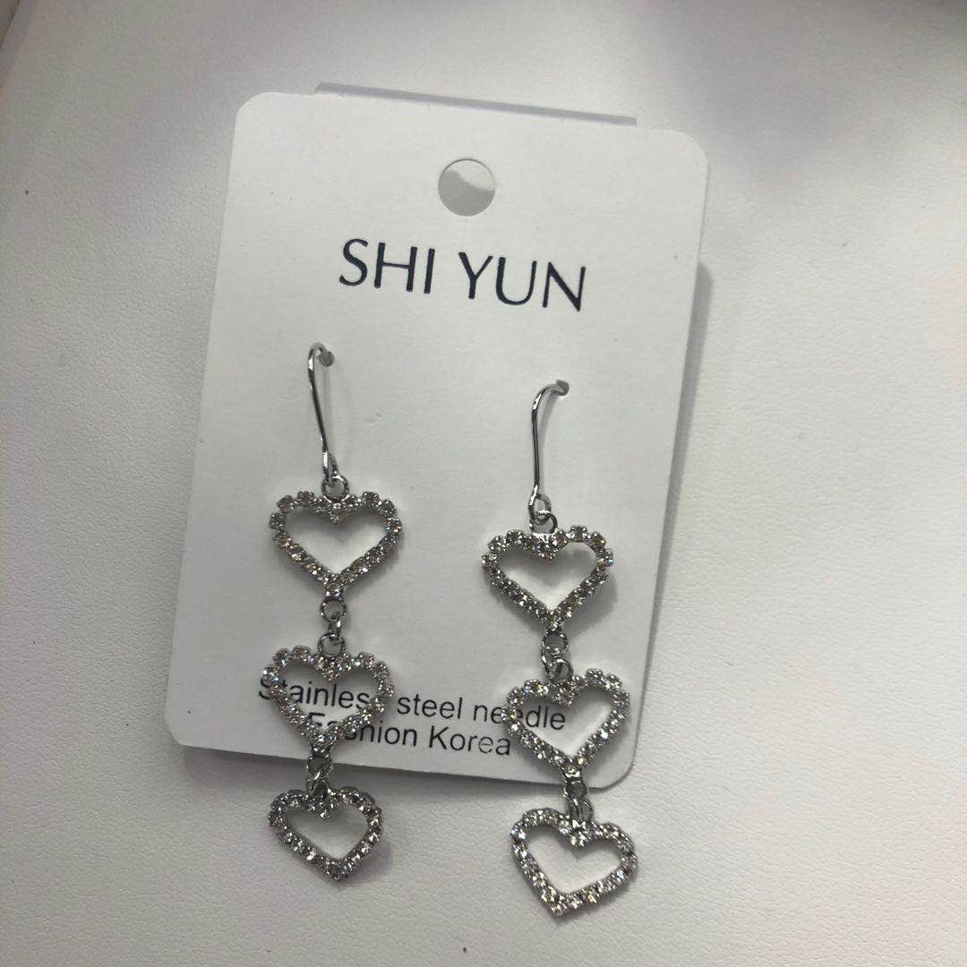 韩国东大门爱心长款流苏耳钉水钻超闪气质耳环细节图