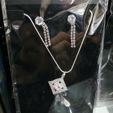 厂家直销珠宝首饰钻石方形爪链女情侣项链不锈钢简约镂空