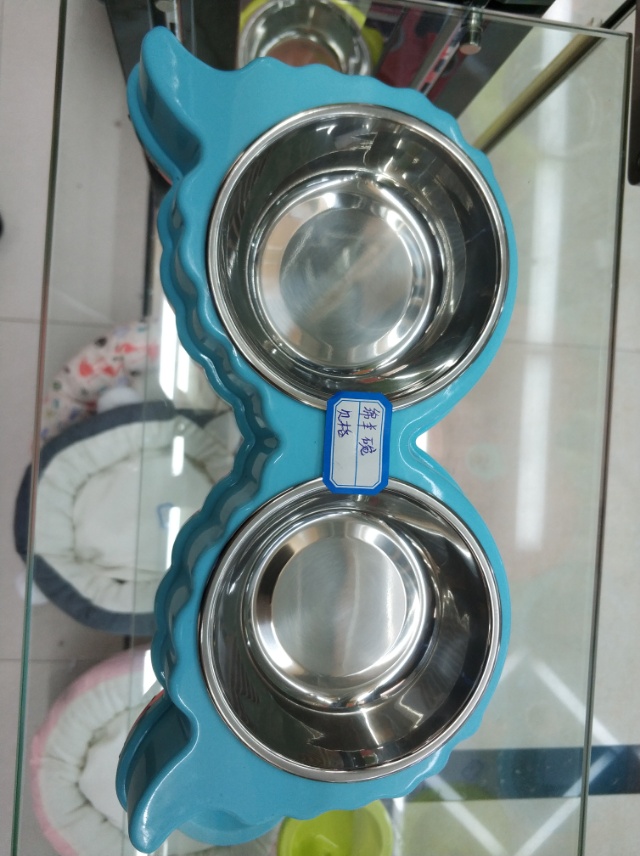 Cute mini sheep pet bowl with plastic anti-slip edge details Picture