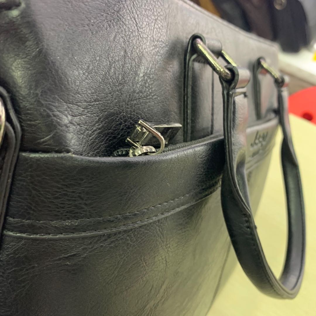 高档时尚PU皮男士手提斜挎多功能包细节图