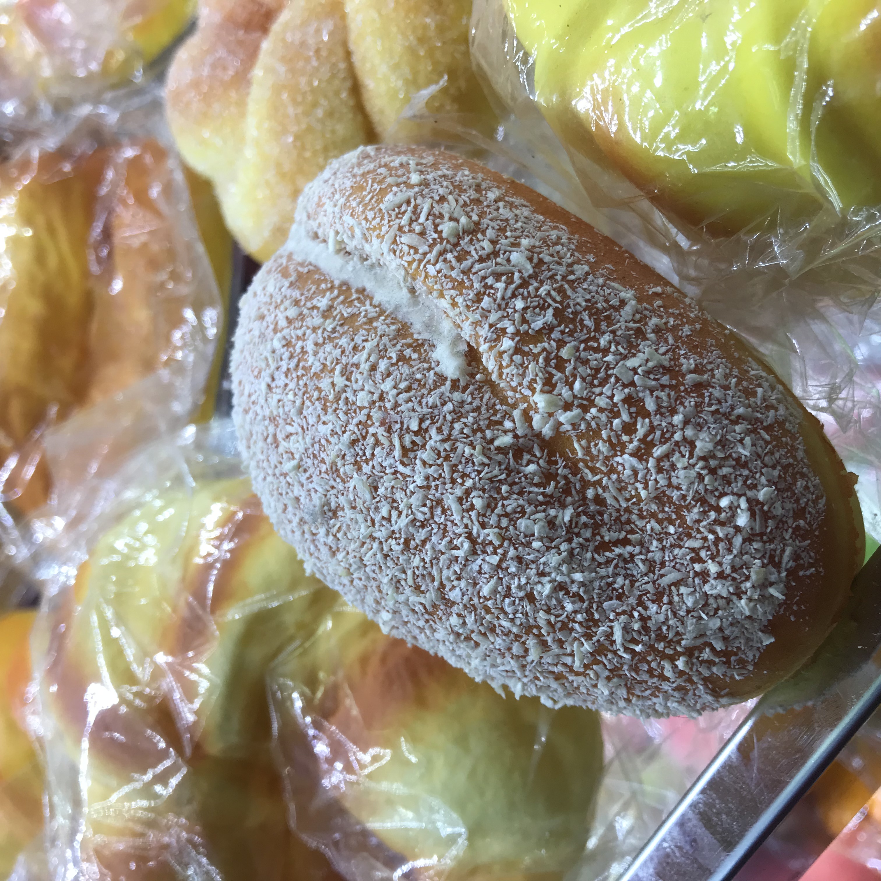 Simulation bread models, fake cakes, fruit store sets, soft and fragrant toys, sketching props, cabinet decorations, food props details Picture