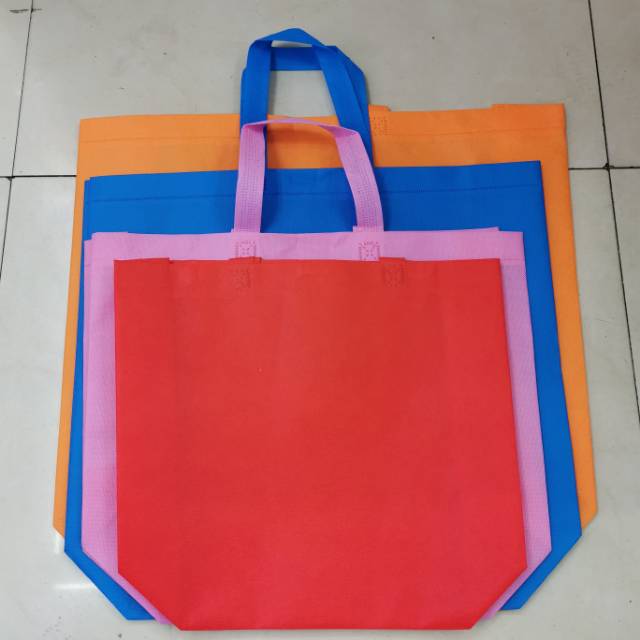 Non-woven fabric three-dimensional bags are available in multiple colors and specifications, including storage bags, shopping bags and handbags details Picture