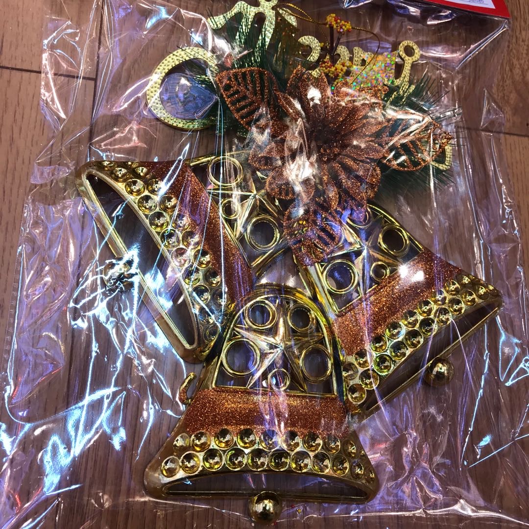 Christmas bell pendants, Christmas decorations, scene arrangement, shopping mall store pendants, Christmas tree small bell pendants details Picture