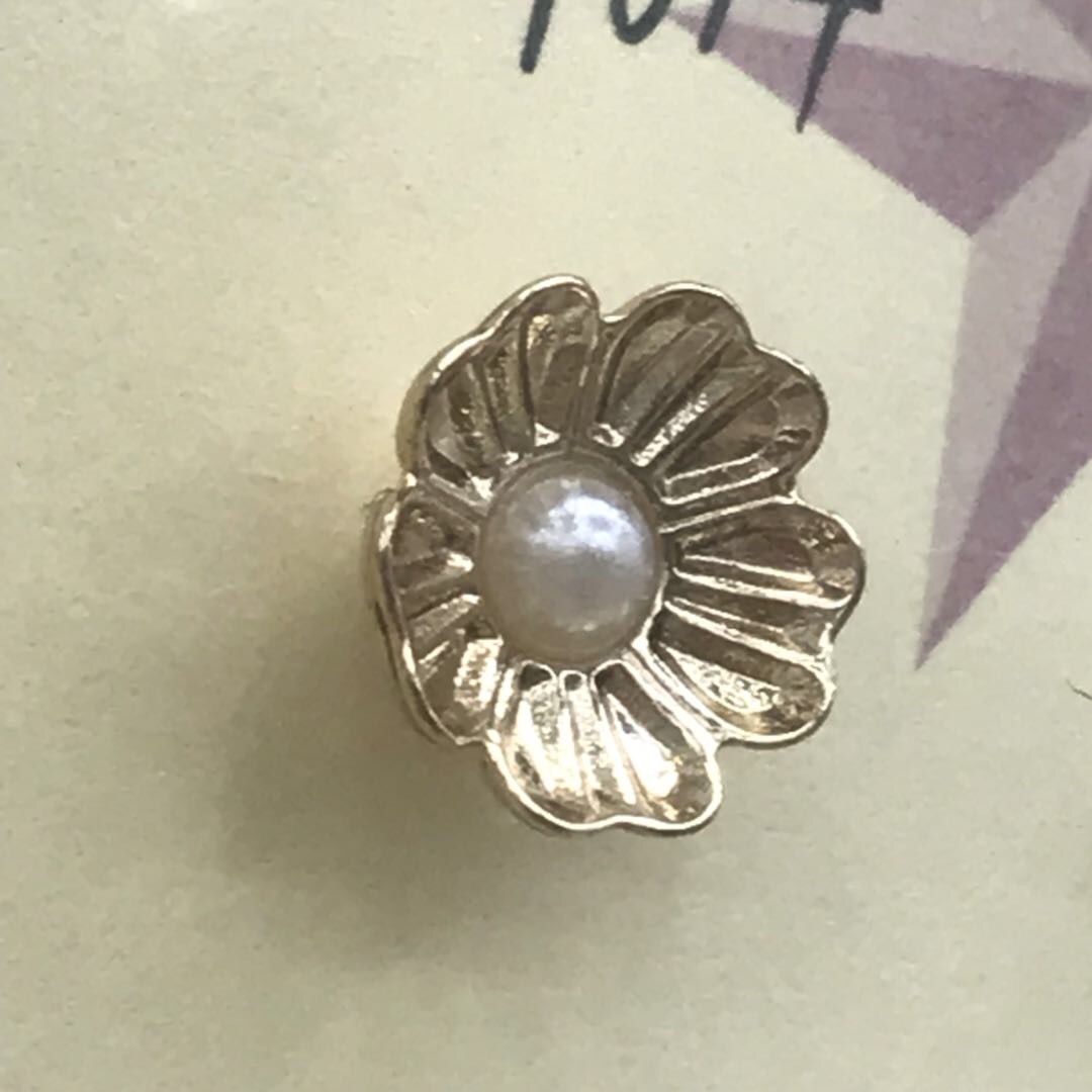 Gold Alloy With Pearl Corsage Garment Decorative Accessories Simple Dress Buckle details Picture