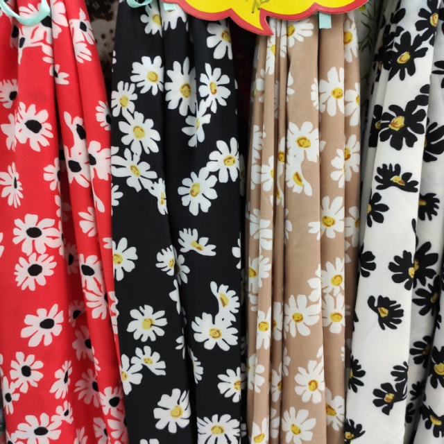 Small chrysanthemum printed high-density four-sided elastic clothing decorative fabric, available in multiple colors, price negotiable