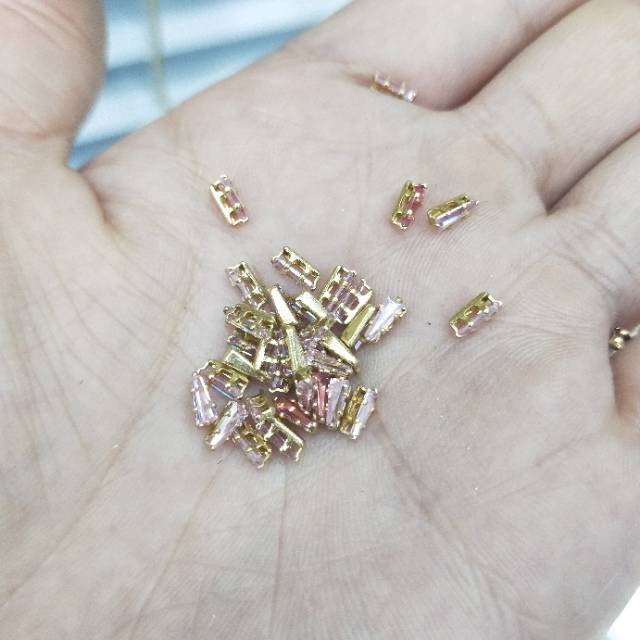 Single trapezoidal colored zircon jewelry accessory from Xinyao, a popular DIY item, is cute and charming details Picture