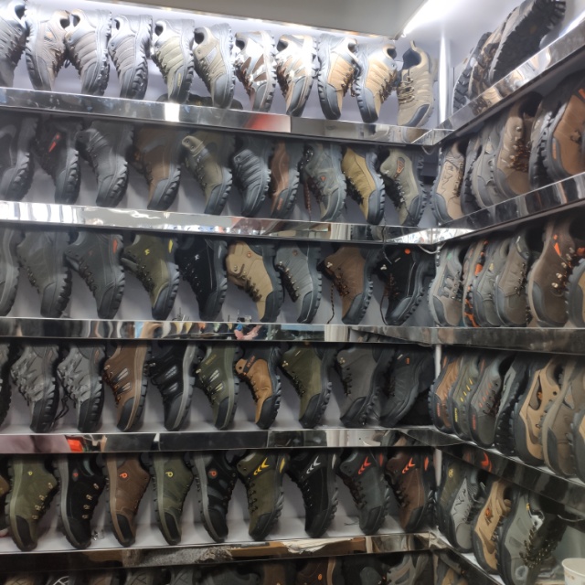 Liu Zhiming Footwear describe pic - 1