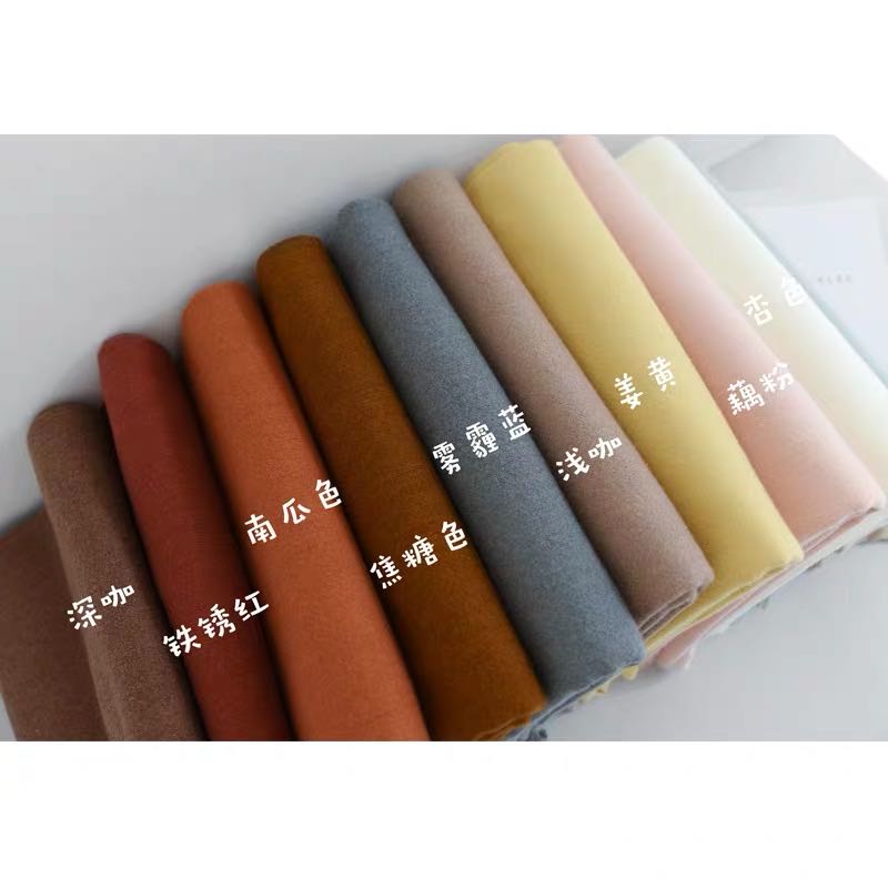 This classic and high-end scarf is a versatile and fashionable long shawl for women in autumn and winter details Picture