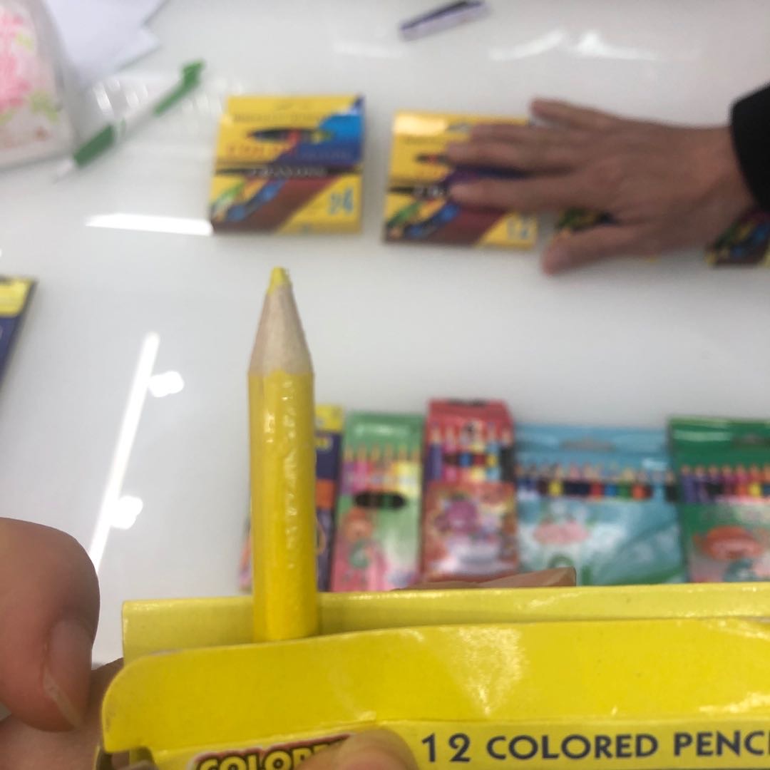 12色学生彩色铅笔绘画美术用笔水溶性彩色笔细节图