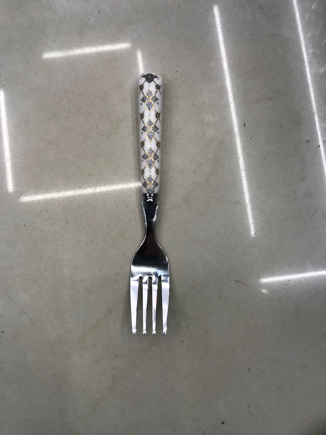 Creative long-handled stainless steel forks and fruit forks for Western tableware