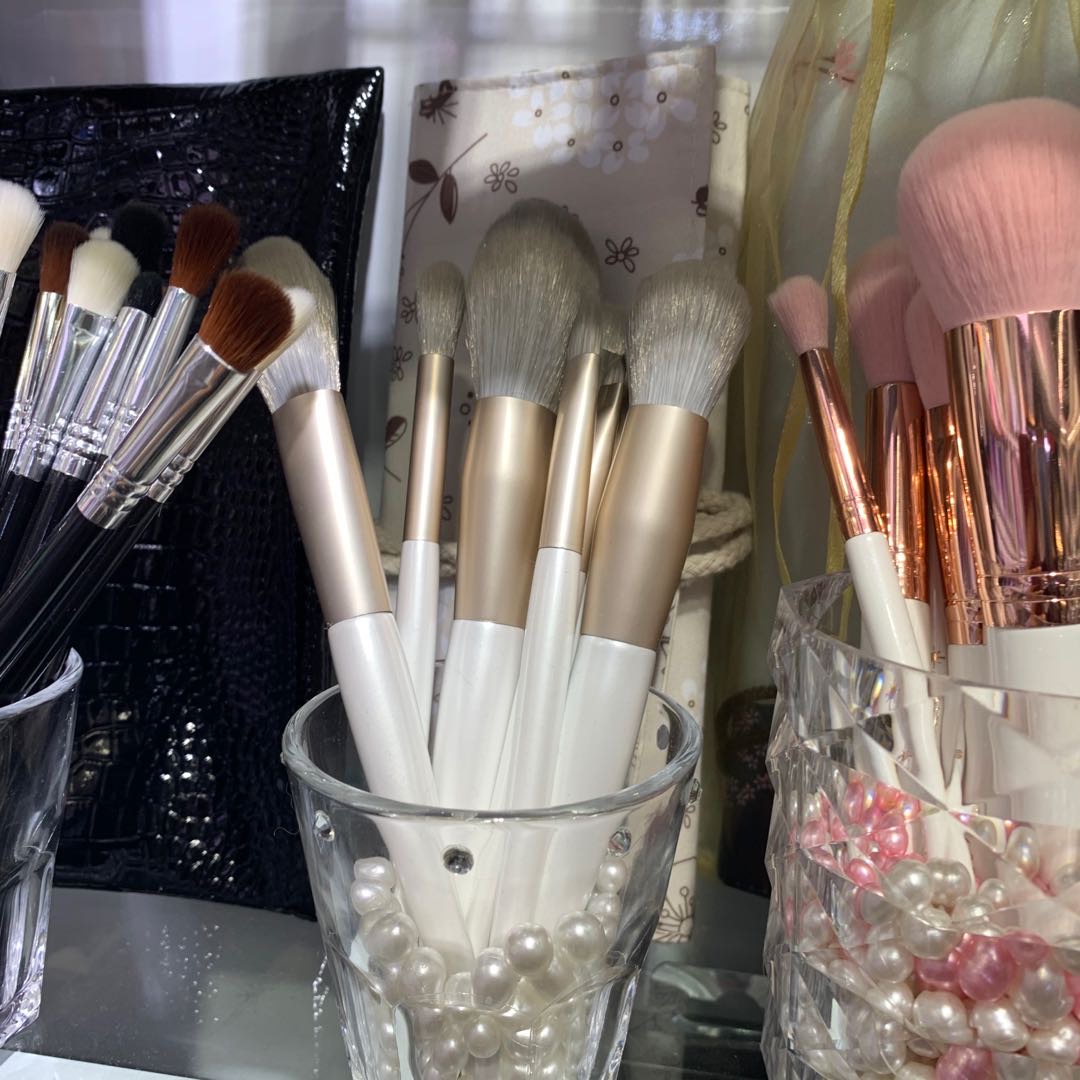 Silver Texture Premium Makeup Brush